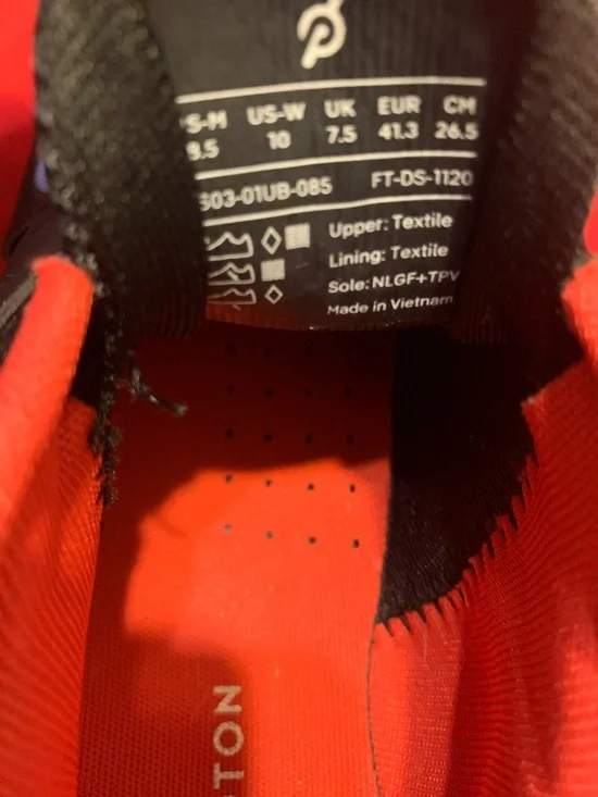 Peloton Black with Red Lining Performance Cycling Shoes - Picture 6 of 10